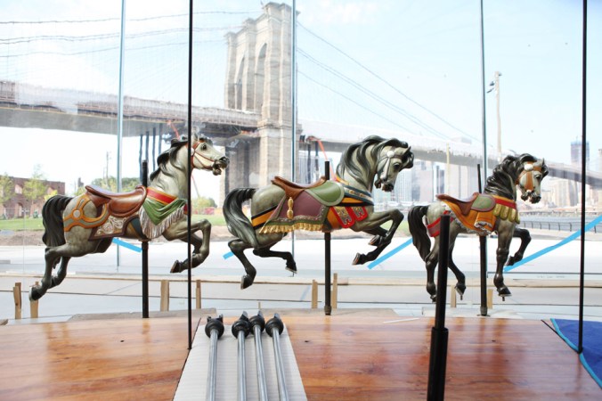 ob-pl814_0902ny_ns_201109022003061